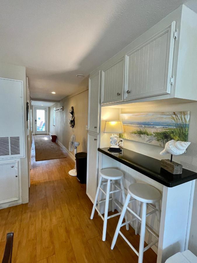 Seablue Cottage - Downstairs; 2 Blocks To The Beach Galveston Eksteriør bilde