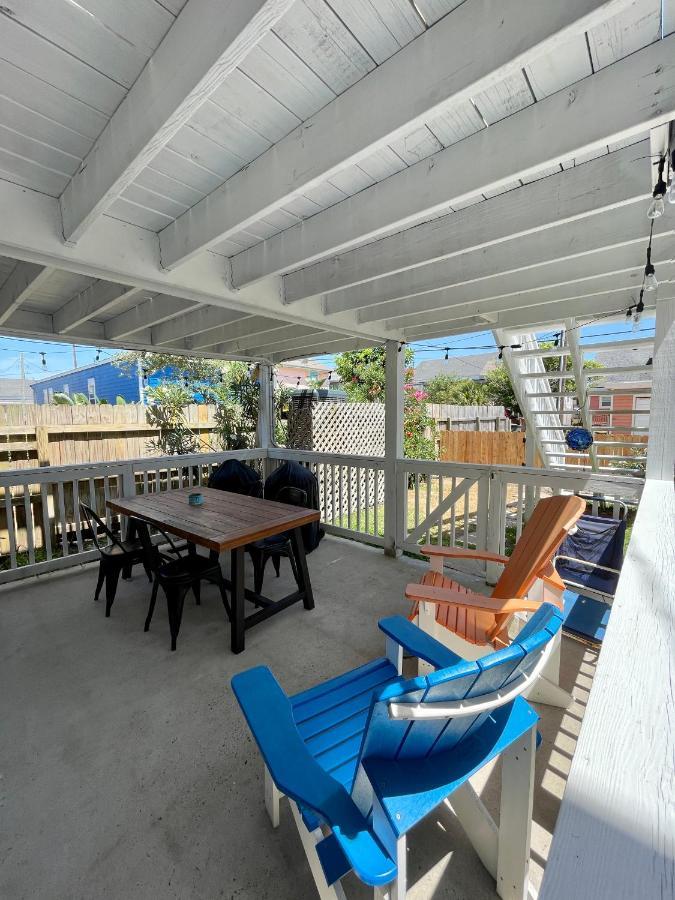 Seablue Cottage - Downstairs; 2 Blocks To The Beach Galveston Eksteriør bilde